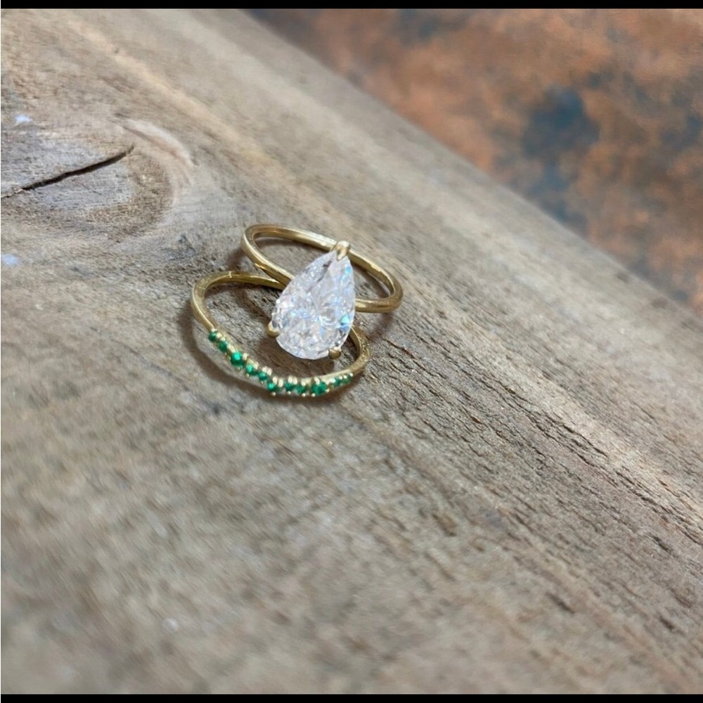 2.5 carat moissanite engagement ring